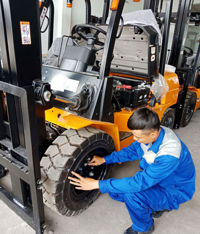 Tại sao cần bảo dưỡng xe n&acirc;ng thường xuy&ecirc;n