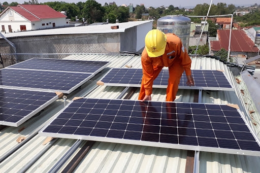 Lắp đặt năng lượng mặt trời