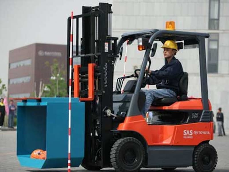 Vì sao cần bảo dưỡng xe nâng điện?