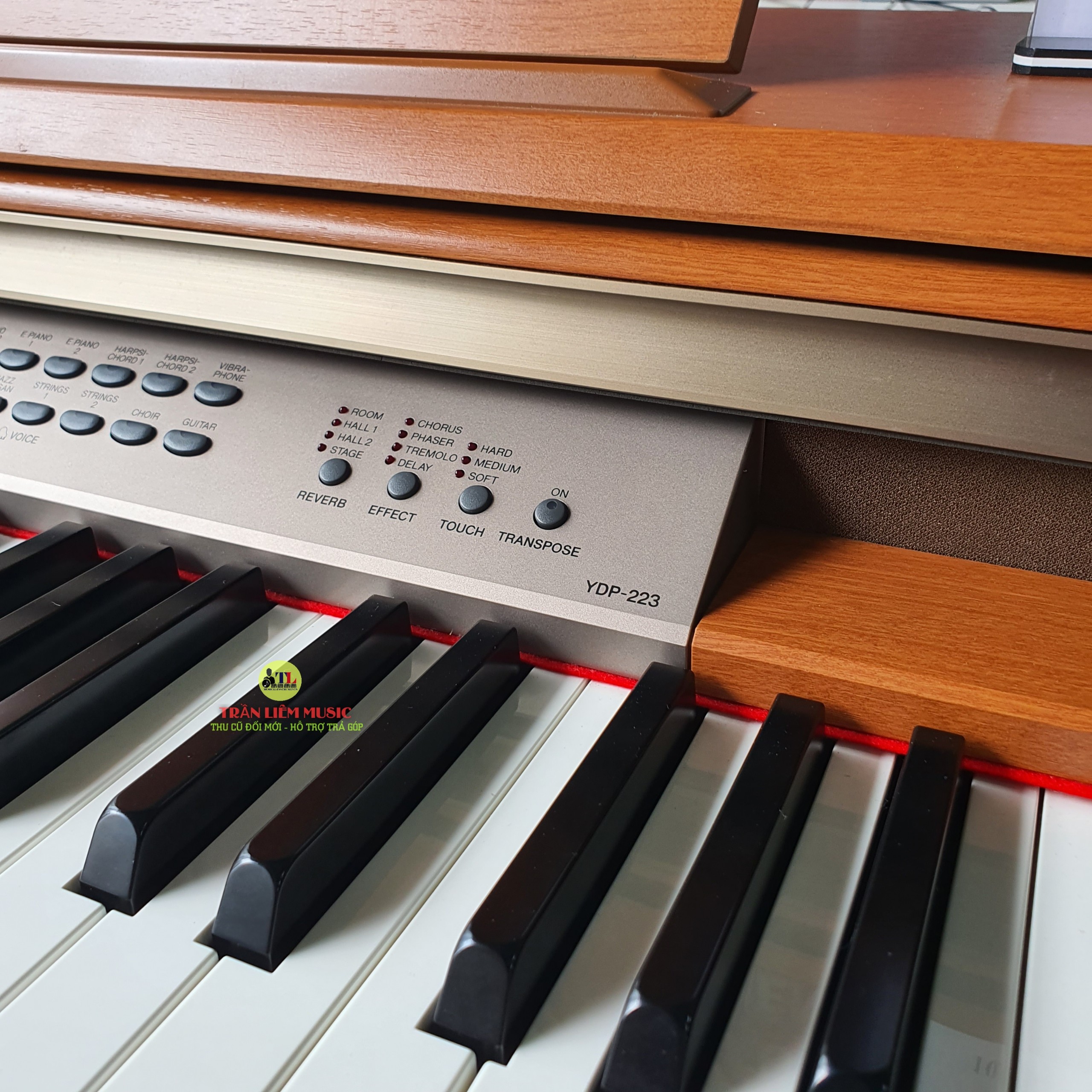 piano yamaha yds 223